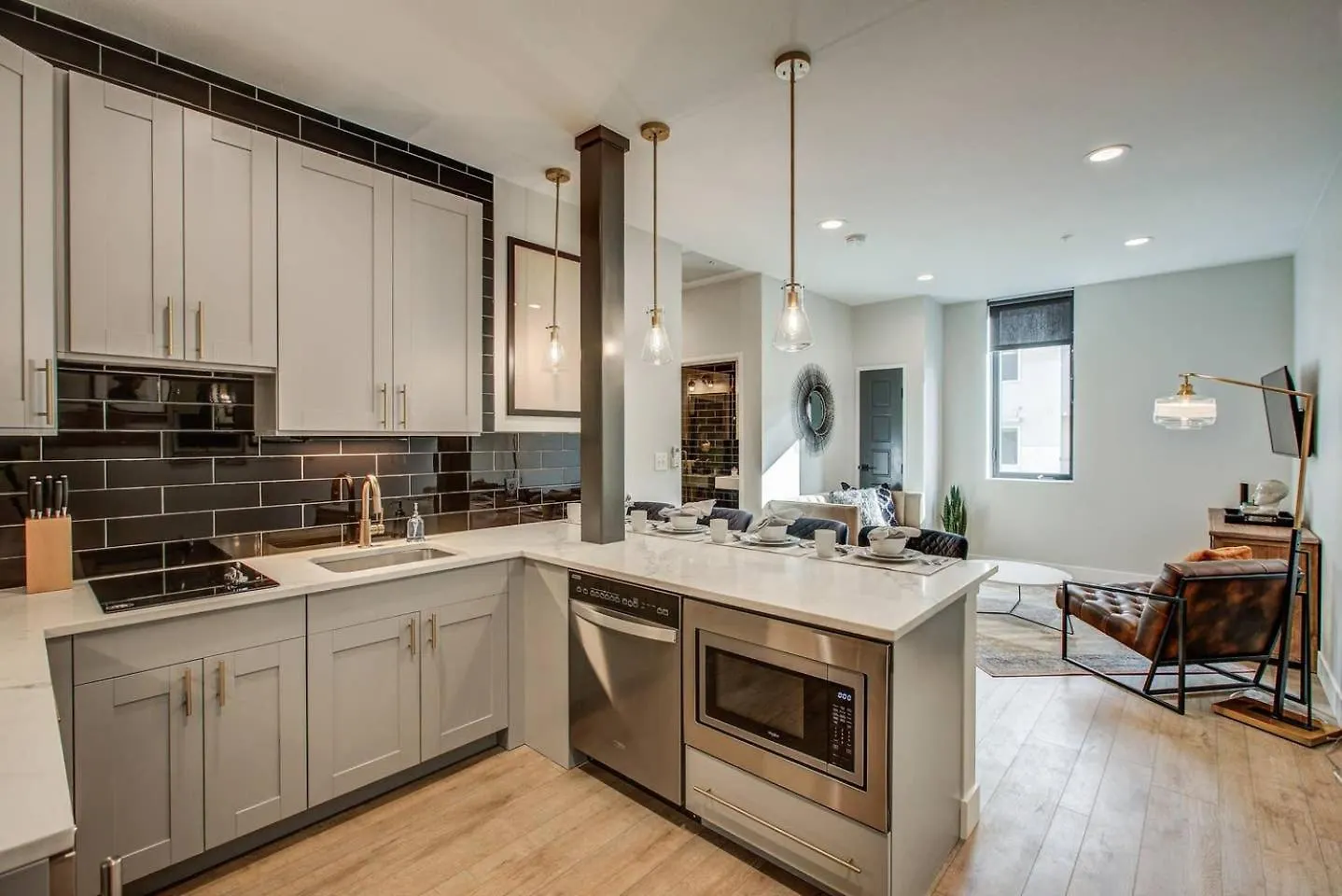 Utica 2 Bedroom 1 Bath With Full Kitchen Denver Apartment