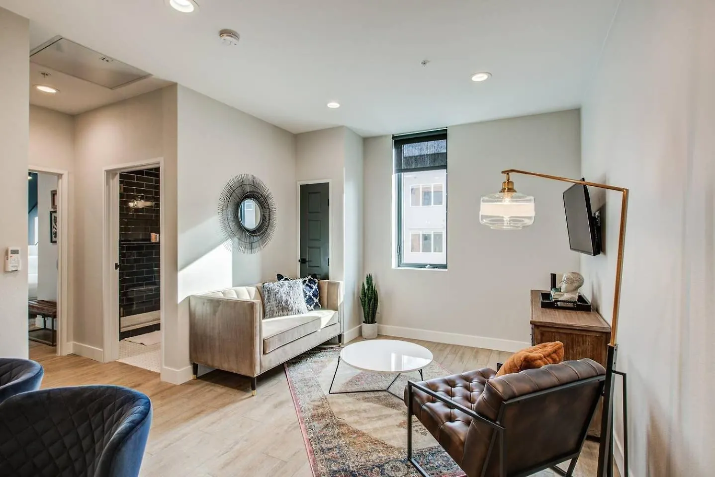 Utica 2 Bedroom 1 Bath With Full Kitchen Denver United States